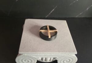Both small rubberbands put into topper lid